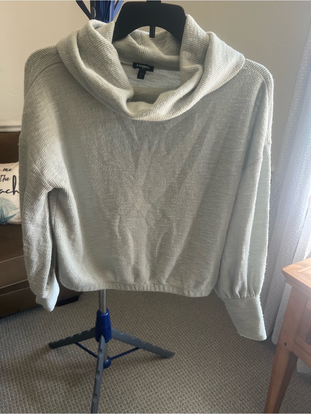 Express Women’s M mint Solid  Knit Cowl Neck Long Sleeve Pullover Sweater # 439